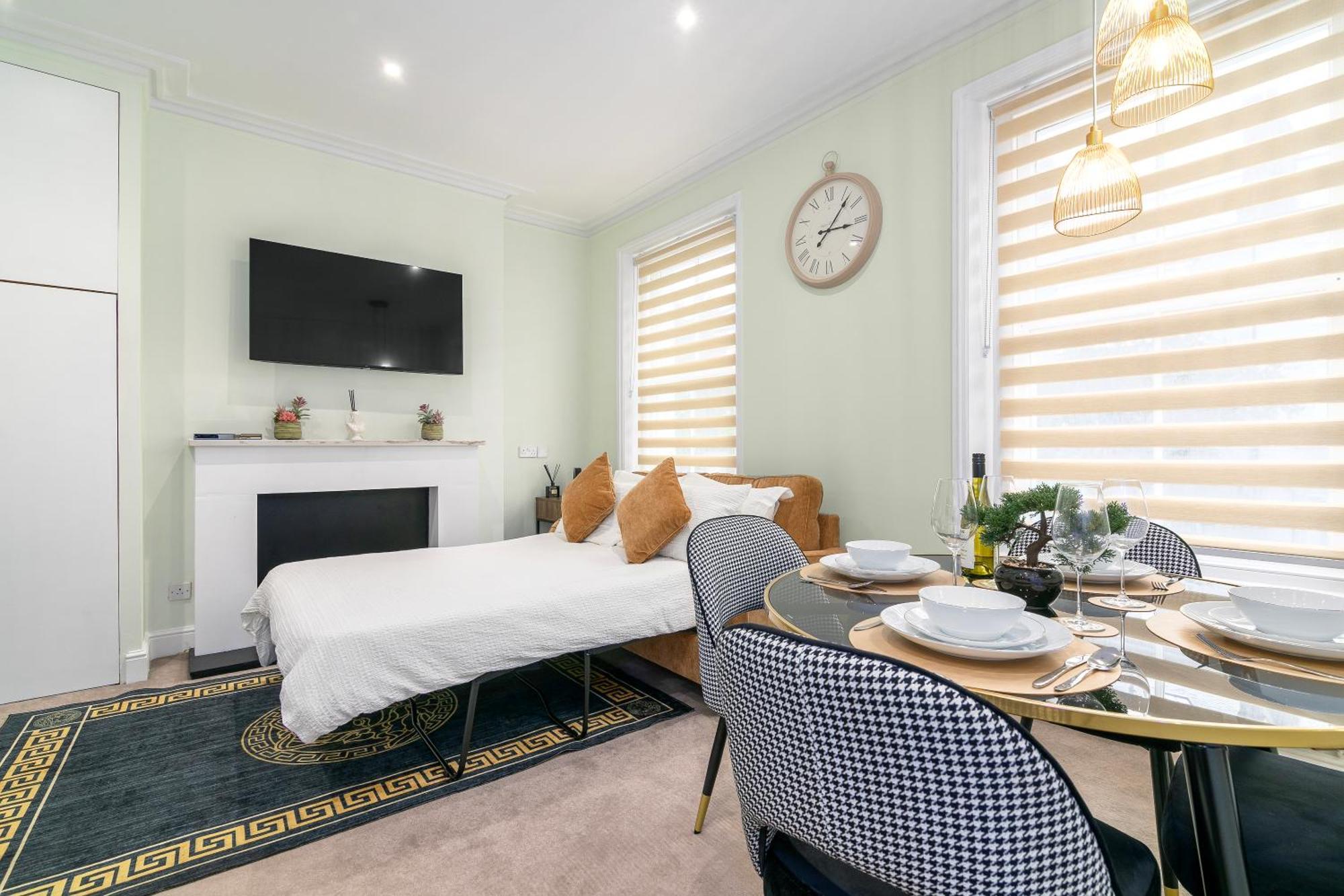 Appartamento Cosy Flat 5 Min From Holland Park Station! Londra Esterno foto